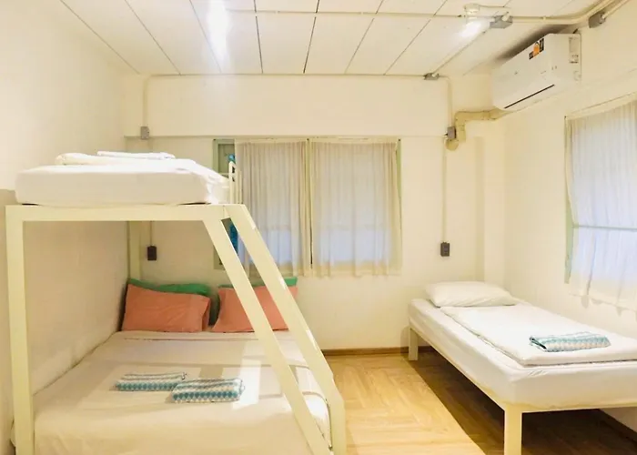 Group Bunk Khaosan Bangkok