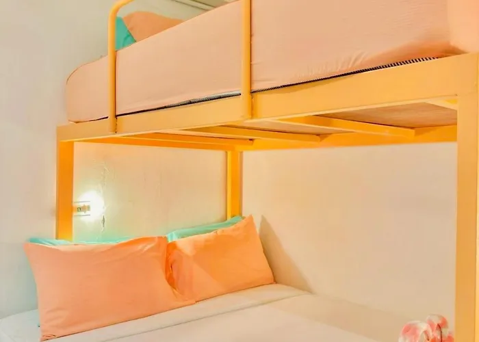 Group Bunk Khaosan Bangkok