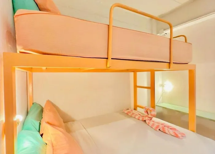 Group Bunk Khaosan Hotel
